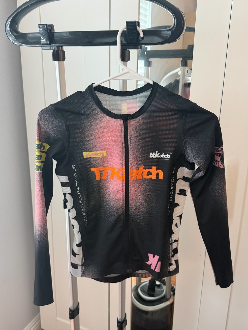 TTKatch Women's Black & Pink Long Sleeve Cycling Jersey